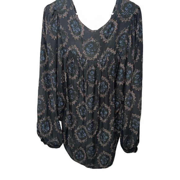 Free People Blouse Size L Dark Gray Peasant Floral Cowl Neck High-Low Hem Shirt - Picture 12 of 16